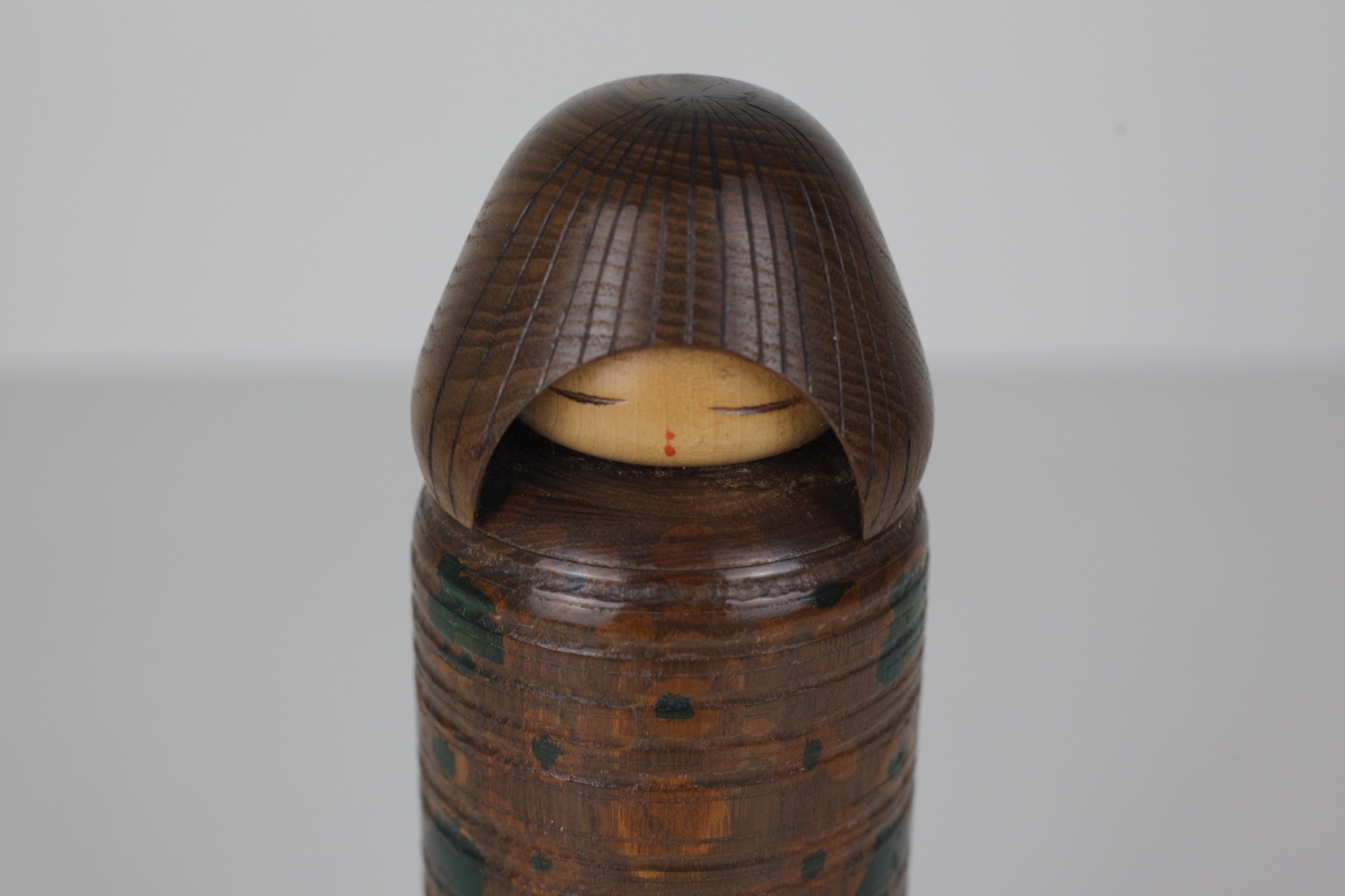 Creatieve Kokeshi Miyajima Muhitsu Sui 24 cm – Japanse houten kunst